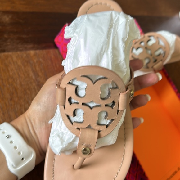 Tory Burch Miller Thong Sandal Leather Gently Worn - Picture 3 of 13